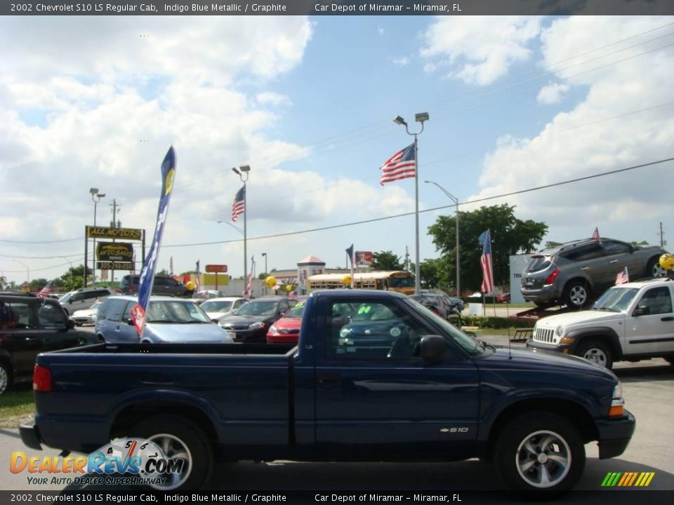 2002 Chevrolet S10 LS Regular Cab Indigo Blue Metallic / Graphite Photo #2