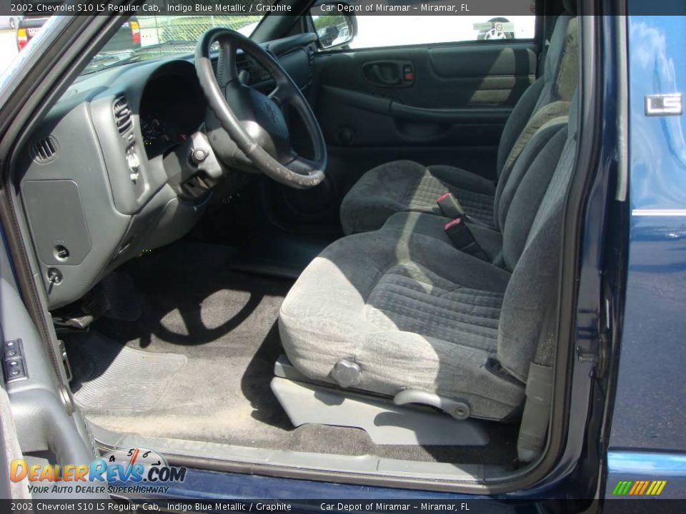 2002 Chevrolet S10 LS Regular Cab Indigo Blue Metallic / Graphite Photo #11