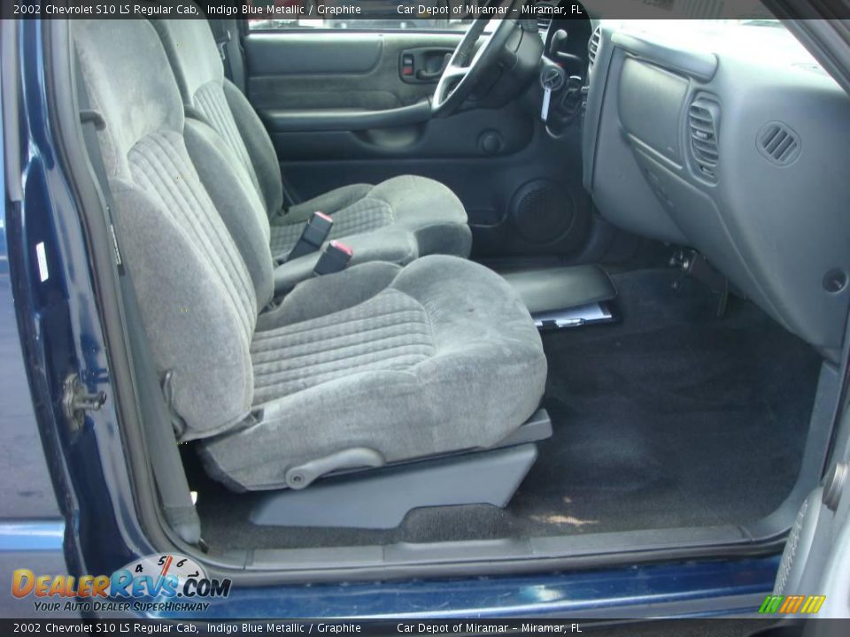 2002 Chevrolet S10 LS Regular Cab Indigo Blue Metallic / Graphite Photo #12