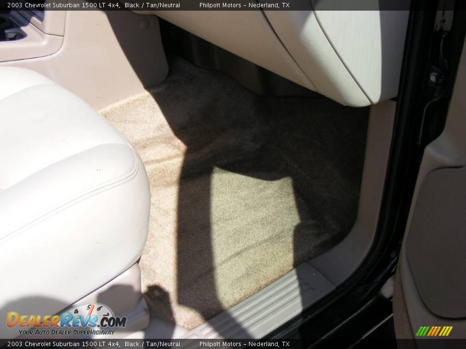 2003 Chevrolet Suburban 1500 LT 4x4 Black / Tan/Neutral Photo #24