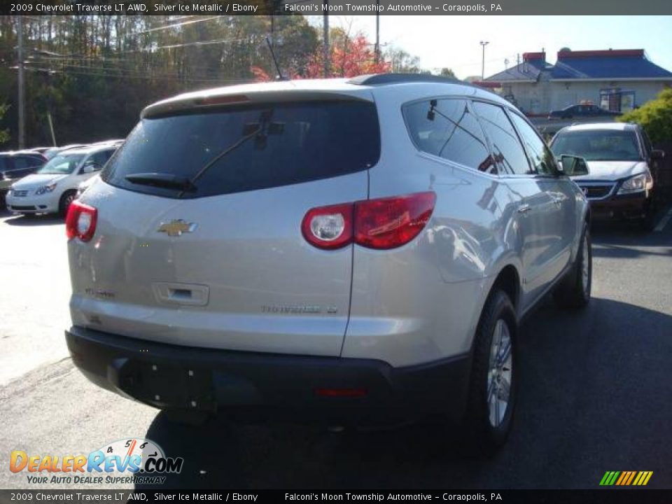 2009 Chevrolet Traverse LT AWD Silver Ice Metallic / Ebony Photo #4