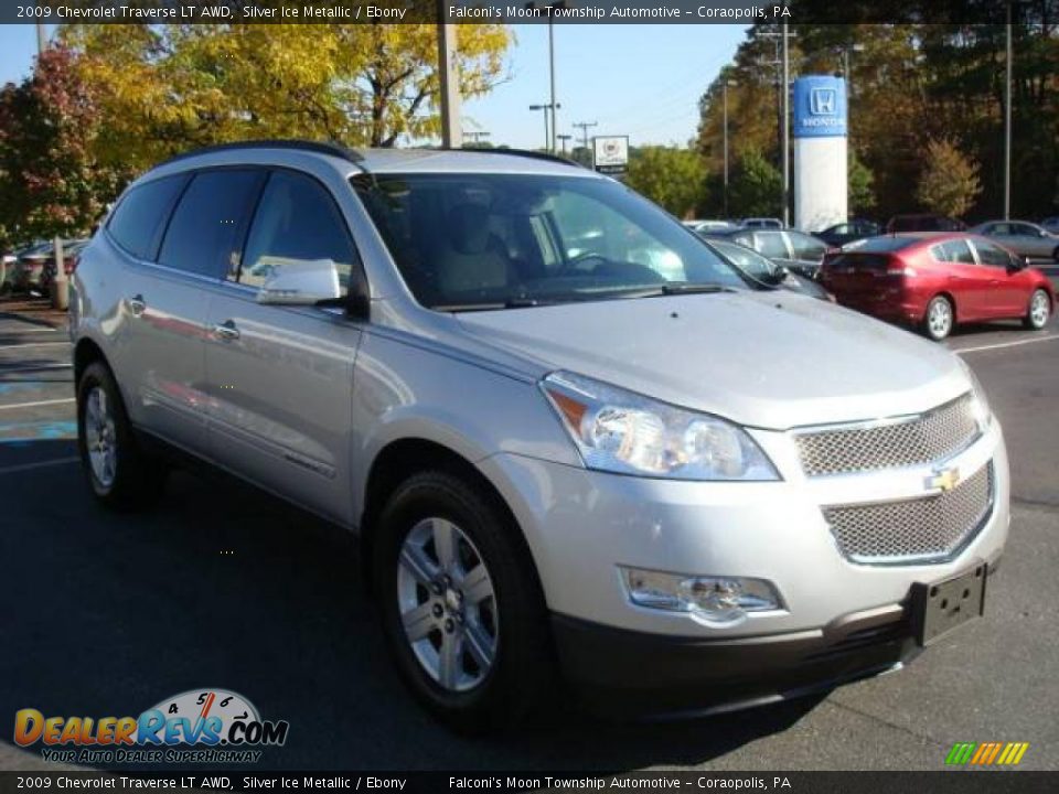 2009 Chevrolet Traverse LT AWD Silver Ice Metallic / Ebony Photo #5
