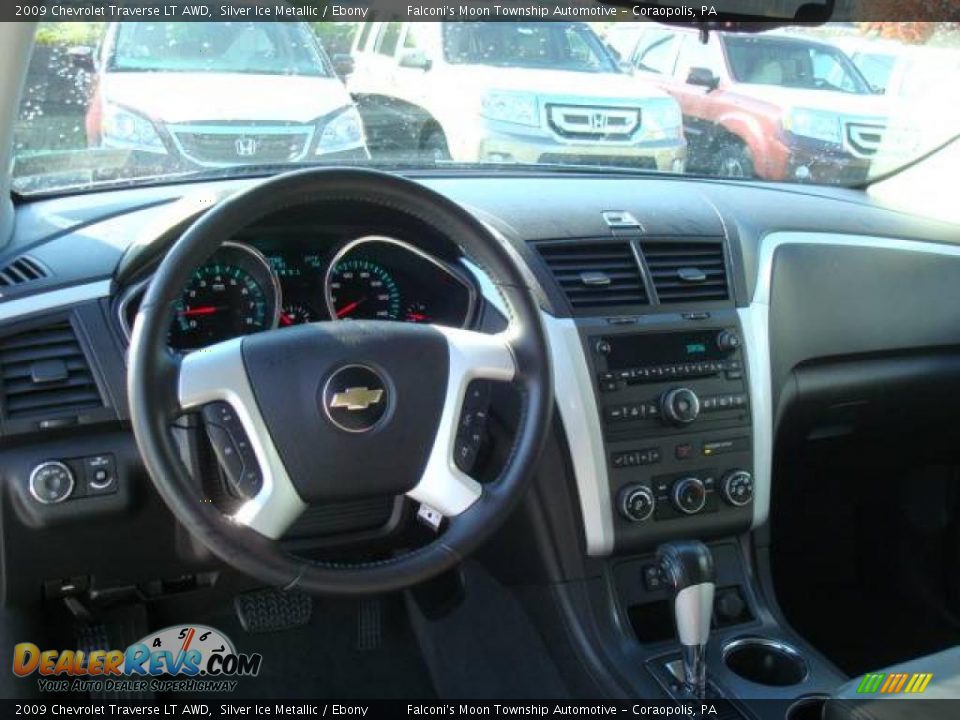 2009 Chevrolet Traverse LT AWD Silver Ice Metallic / Ebony Photo #10