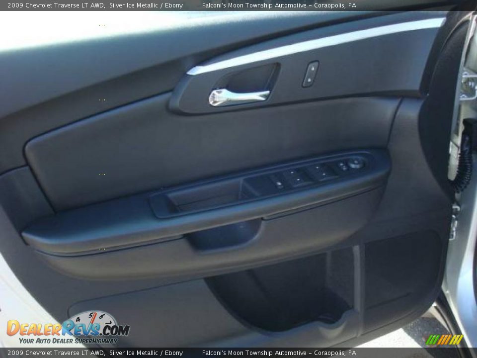 2009 Chevrolet Traverse LT AWD Silver Ice Metallic / Ebony Photo #12