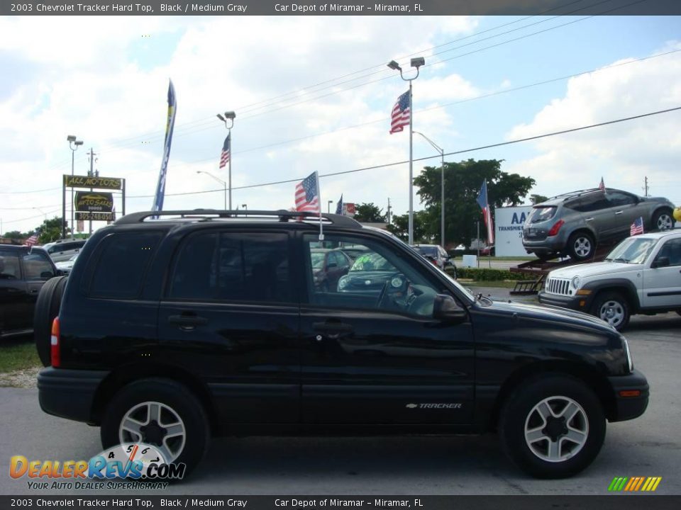 2003 Chevrolet Tracker Hard Top Black / Medium Gray Photo #2