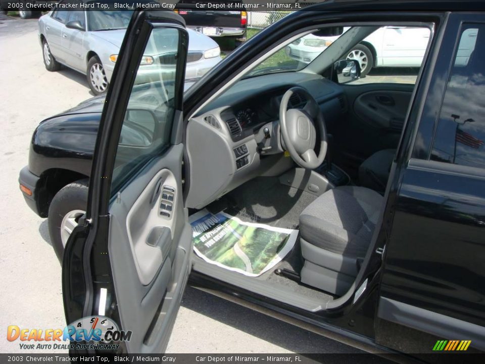 2003 Chevrolet Tracker Hard Top Black / Medium Gray Photo #9