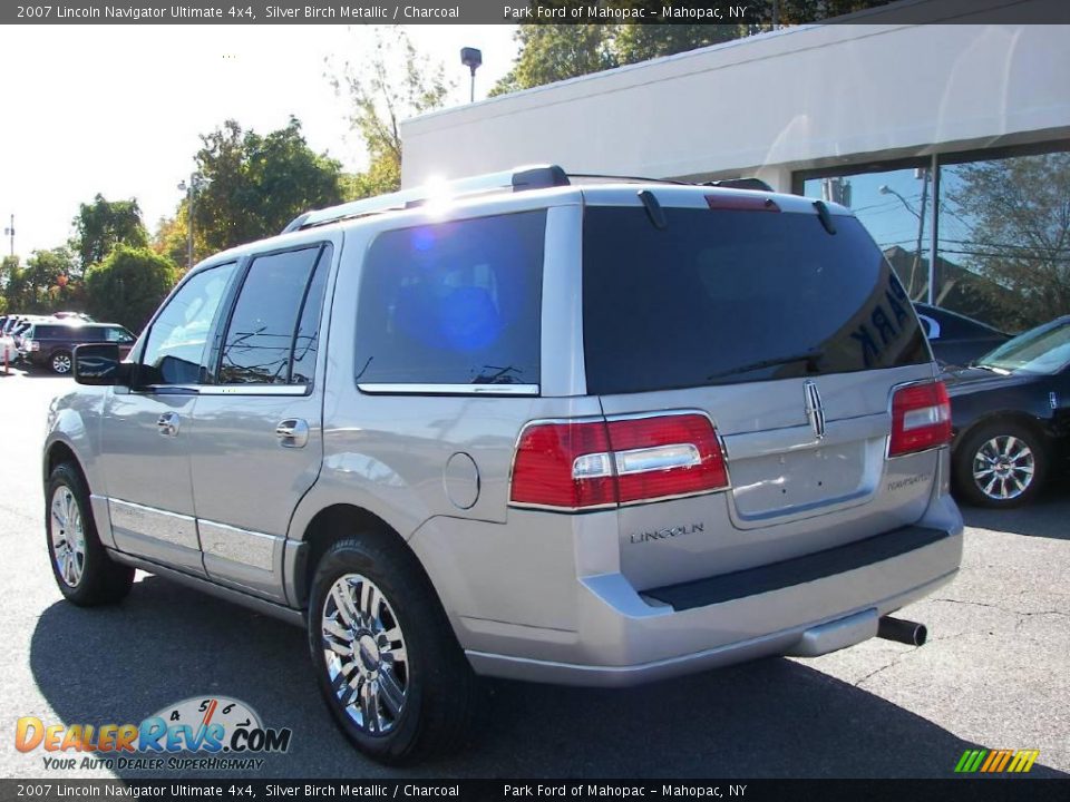 2007 Lincoln Navigator Ultimate 4x4 Silver Birch Metallic / Charcoal Photo #3
