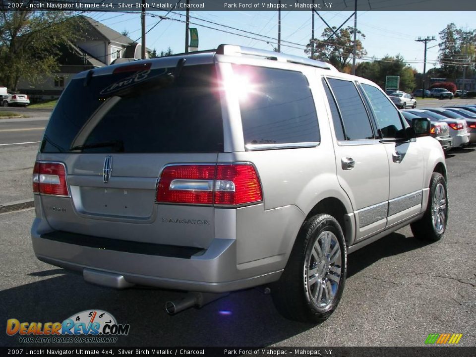 2007 Lincoln Navigator Ultimate 4x4 Silver Birch Metallic / Charcoal Photo #4