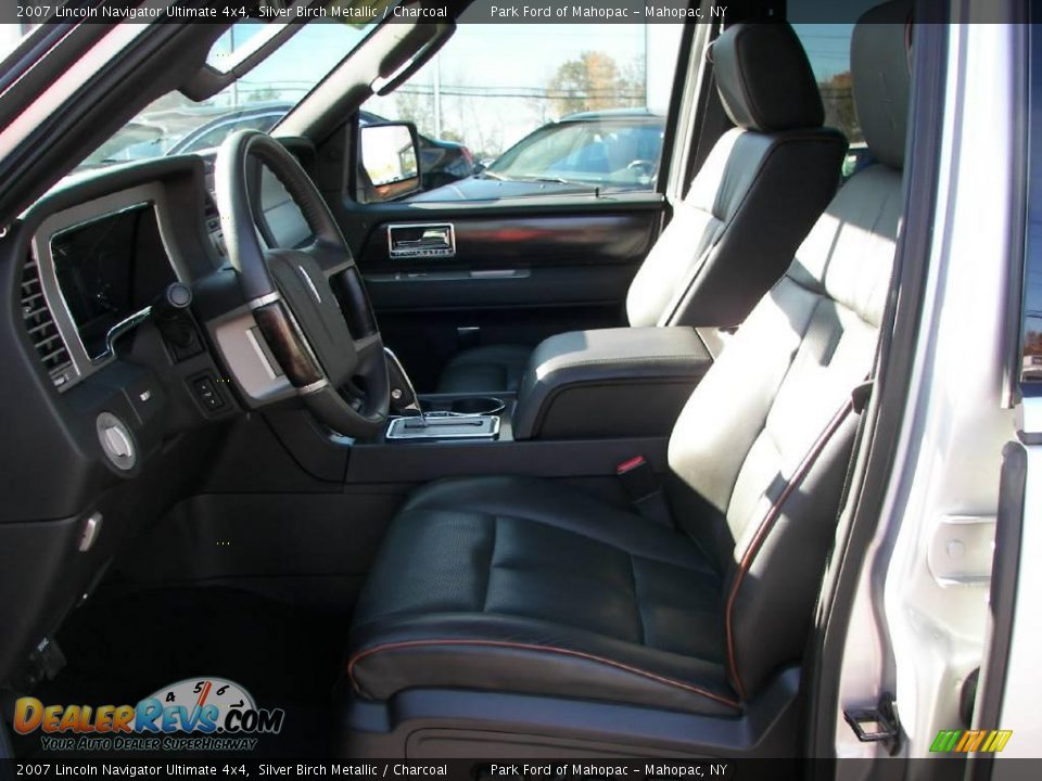 2007 Lincoln Navigator Ultimate 4x4 Silver Birch Metallic / Charcoal Photo #5