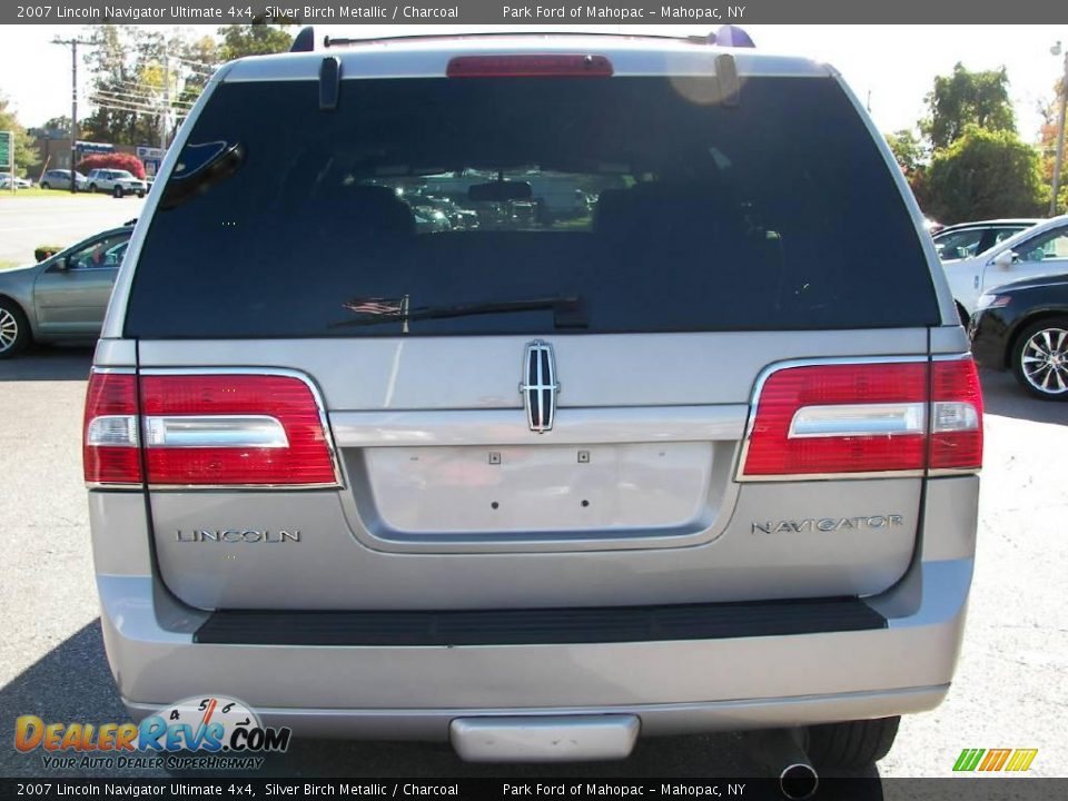 2007 Lincoln Navigator Ultimate 4x4 Silver Birch Metallic / Charcoal Photo #25