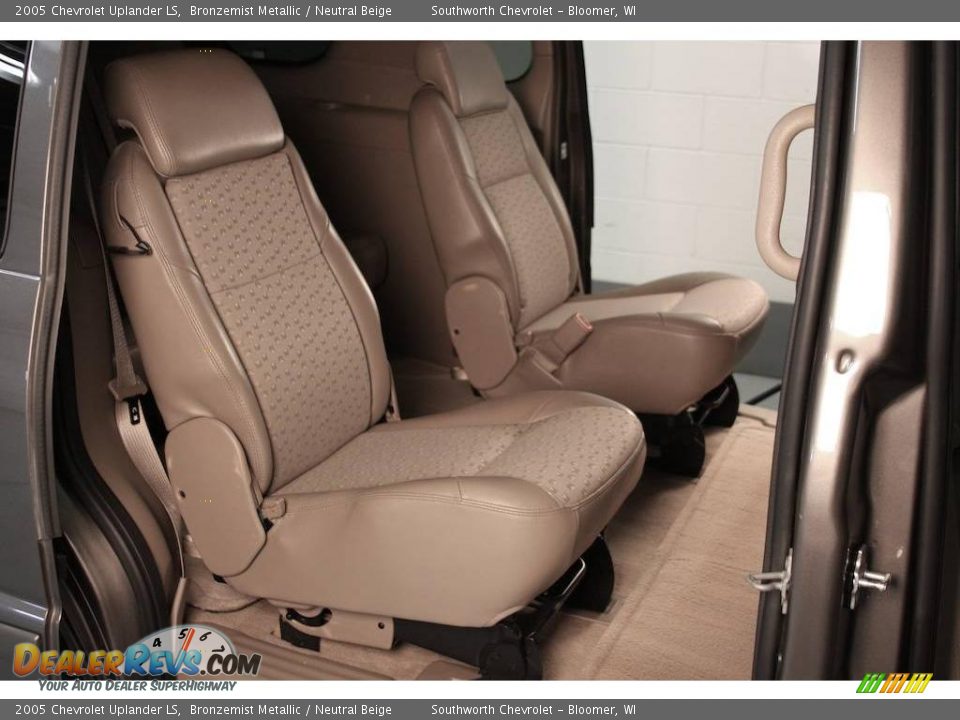 2005 Chevrolet Uplander LS Bronzemist Metallic / Neutral Beige Photo #5