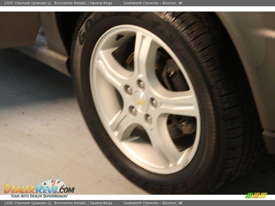 2005 Chevrolet Uplander LS Bronzemist Metallic / Neutral Beige Photo #11