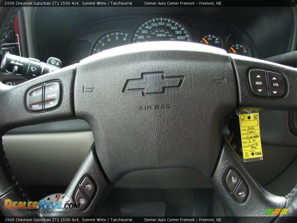 2006 Chevrolet Suburban Z71 1500 4x4 Summit White / Tan/Neutral Photo #5