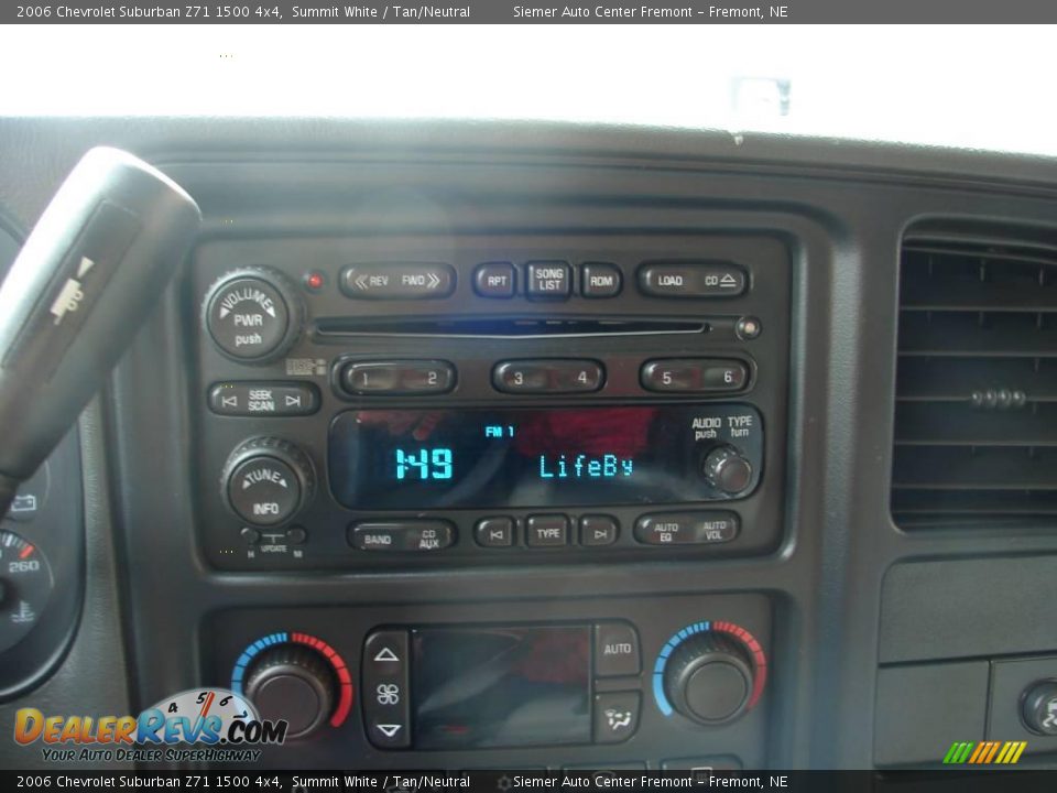 2006 Chevrolet Suburban Z71 1500 4x4 Summit White / Tan/Neutral Photo #11