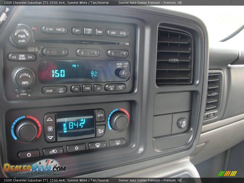 2006 Chevrolet Suburban Z71 1500 4x4 Summit White / Tan/Neutral Photo #14