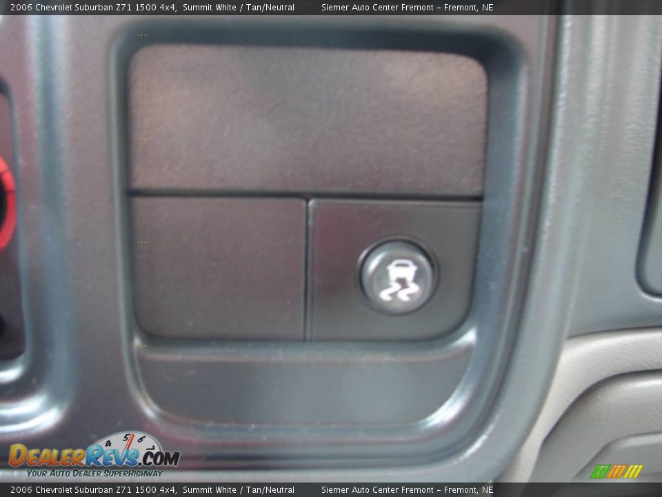 2006 Chevrolet Suburban Z71 1500 4x4 Summit White / Tan/Neutral Photo #17