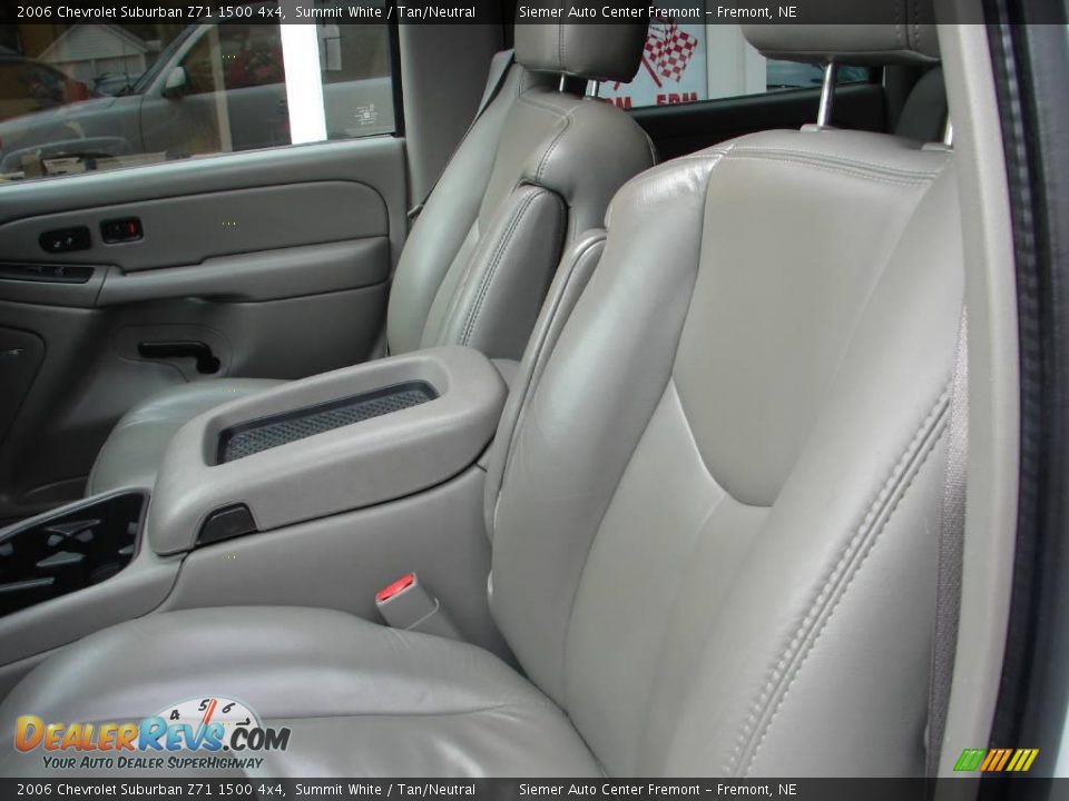 2006 Chevrolet Suburban Z71 1500 4x4 Summit White / Tan/Neutral Photo #25