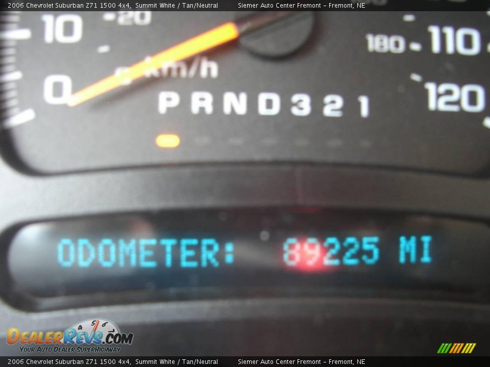 2006 Chevrolet Suburban Z71 1500 4x4 Summit White / Tan/Neutral Photo #31