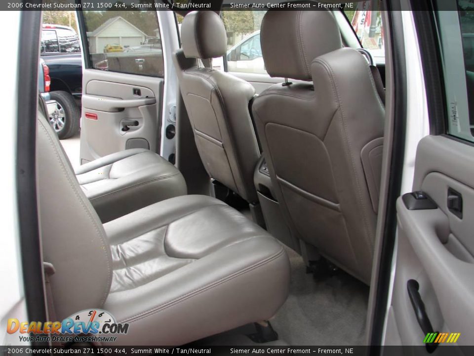 2006 Chevrolet Suburban Z71 1500 4x4 Summit White / Tan/Neutral Photo #32