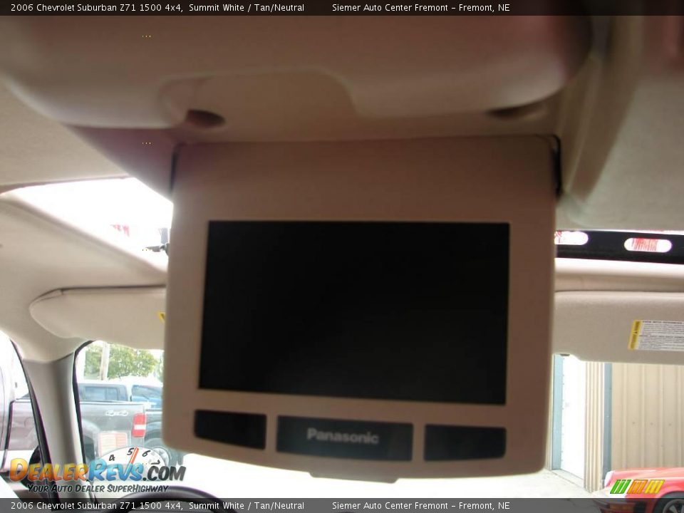 2006 Chevrolet Suburban Z71 1500 4x4 Summit White / Tan/Neutral Photo #35