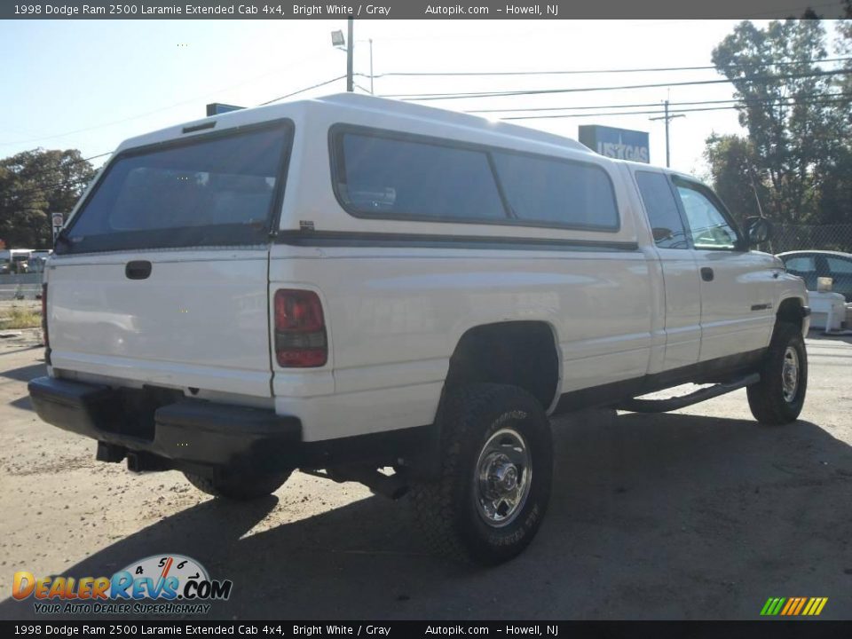 1998 Dodge Ram 2500 Laramie Extended Cab 4x4 Bright White / Gray Photo #5