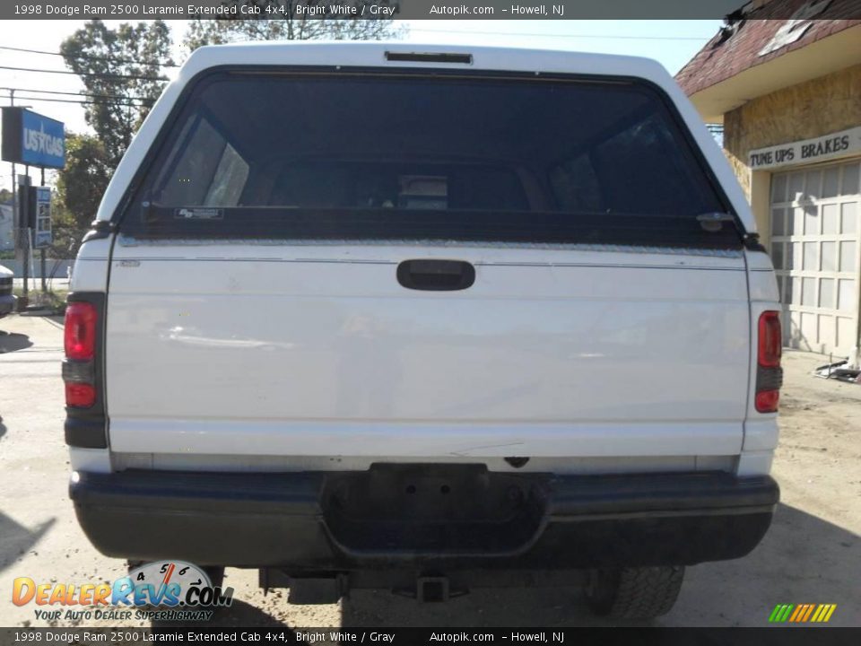 1998 Dodge Ram 2500 Laramie Extended Cab 4x4 Bright White / Gray Photo #6