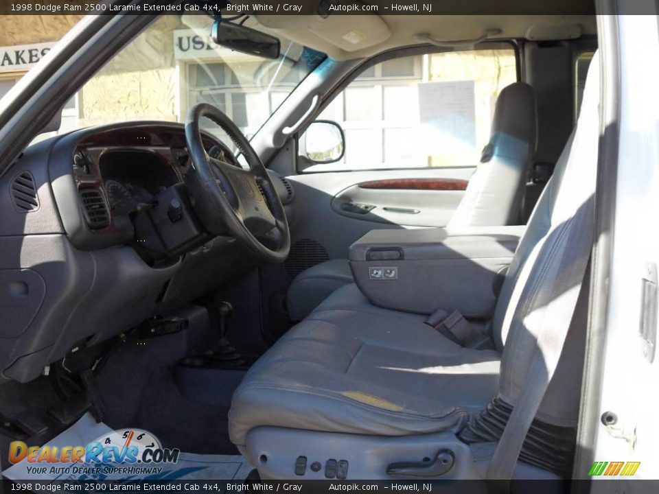 1998 Dodge Ram 2500 Laramie Extended Cab 4x4 Bright White / Gray Photo #9