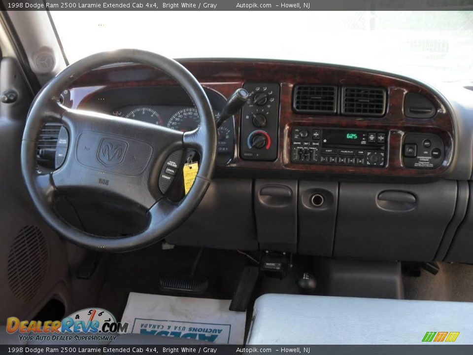 1998 Dodge Ram 2500 Laramie Extended Cab 4x4 Bright White / Gray Photo #13