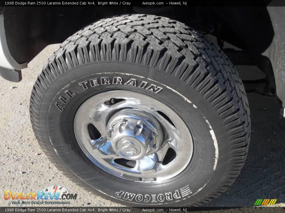 1998 Dodge Ram 2500 Laramie Extended Cab 4x4 Bright White / Gray Photo #18