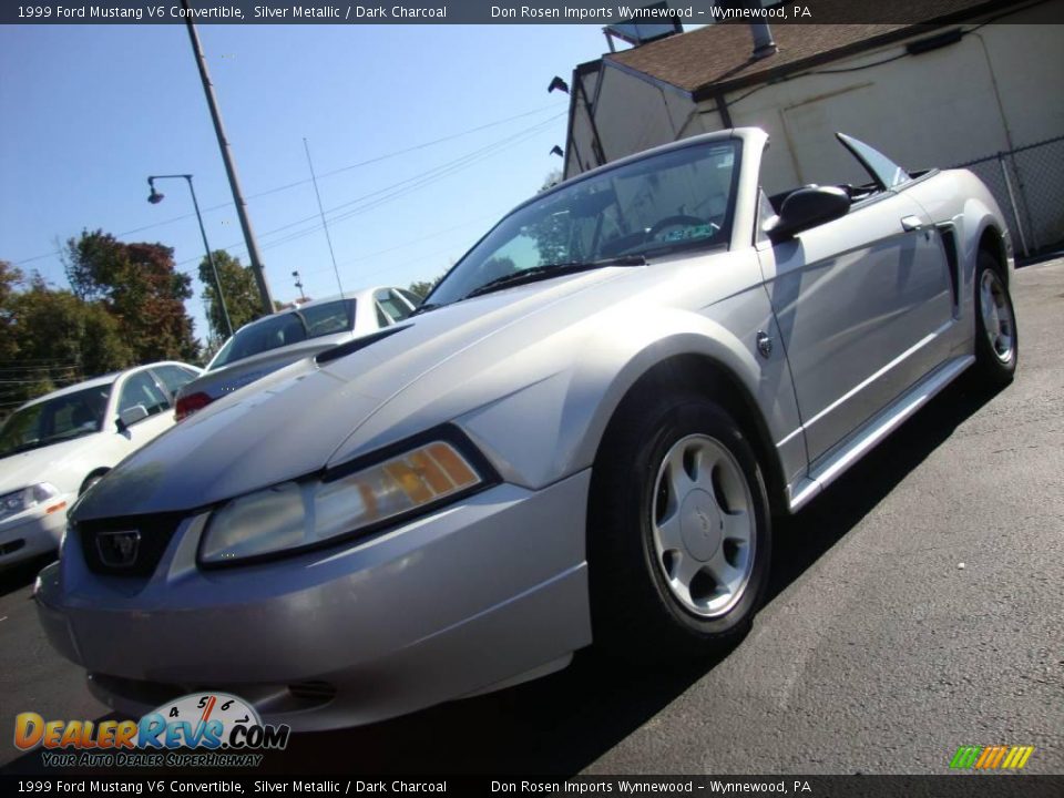 1999 Ford Mustang V6 Convertible Silver Metallic / Dark Charcoal Photo #2