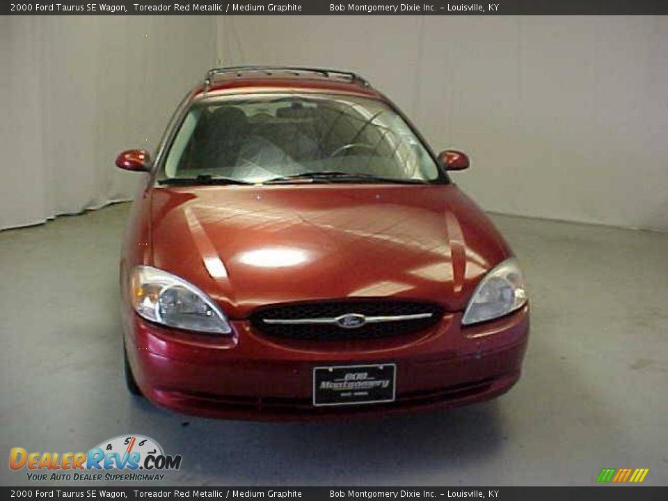 2000 Ford Taurus SE Wagon Toreador Red Metallic / Medium Graphite Photo #2