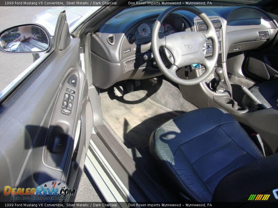 1999 Ford Mustang V6 Convertible Silver Metallic / Dark Charcoal Photo #12