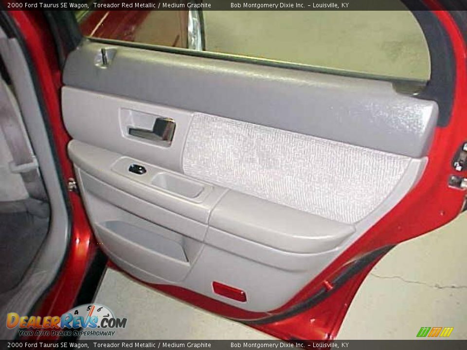 2000 Ford Taurus SE Wagon Toreador Red Metallic / Medium Graphite Photo #9
