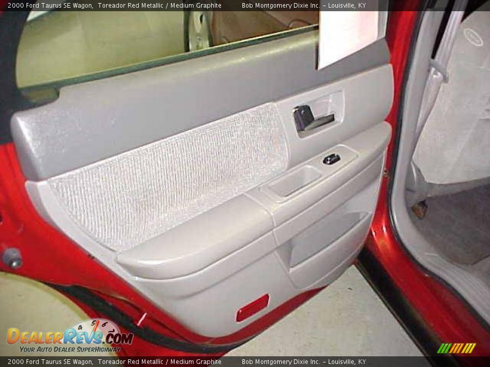 2000 Ford Taurus SE Wagon Toreador Red Metallic / Medium Graphite Photo #12