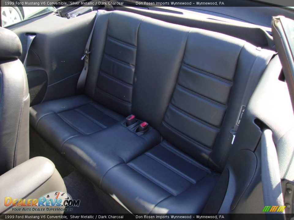 1999 Ford Mustang V6 Convertible Silver Metallic / Dark Charcoal Photo #31
