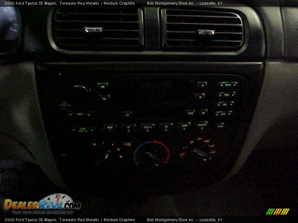 2000 Ford Taurus SE Wagon Toreador Red Metallic / Medium Graphite Photo #26