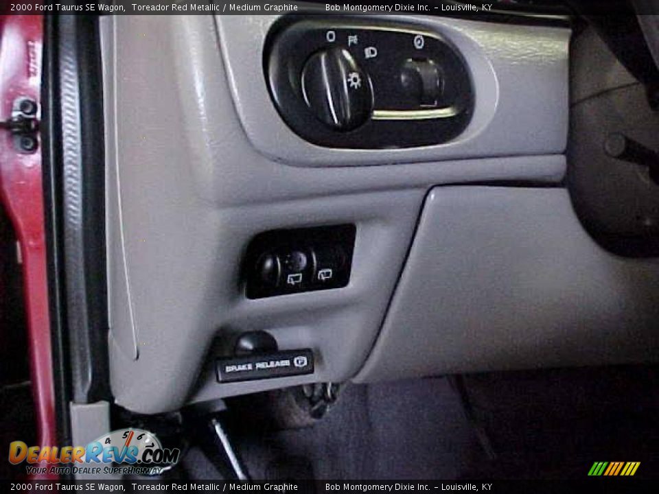 2000 Ford Taurus SE Wagon Toreador Red Metallic / Medium Graphite Photo #28