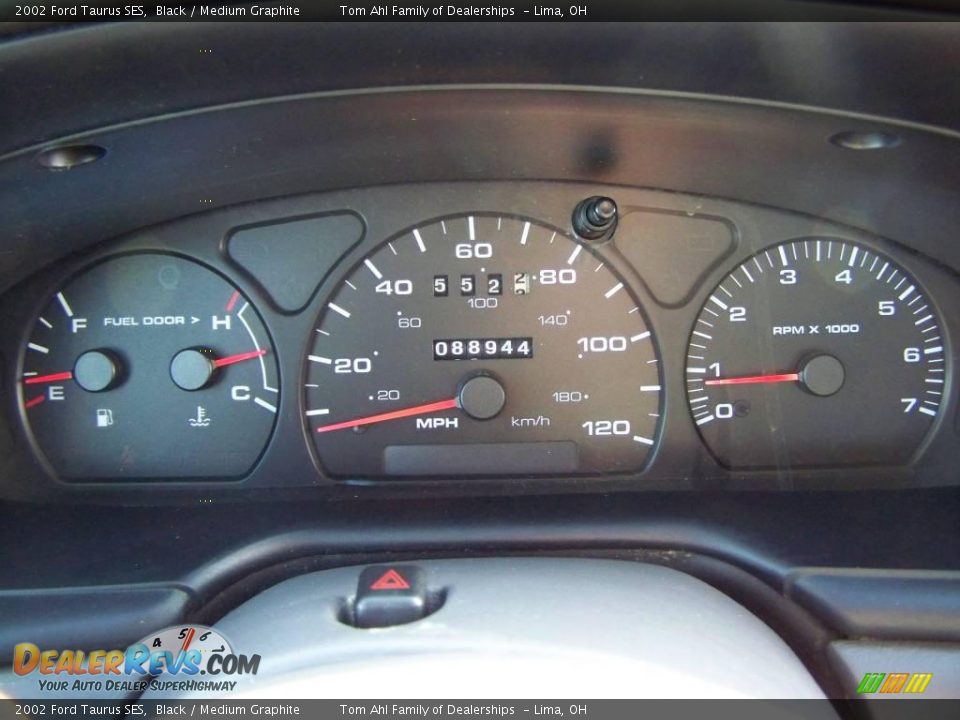 2002 Ford Taurus SES Black / Medium Graphite Photo #16