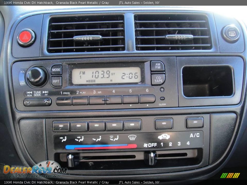 1996 Honda Civic DX Hatchback Granada Black Pearl Metallic / Gray Photo #15