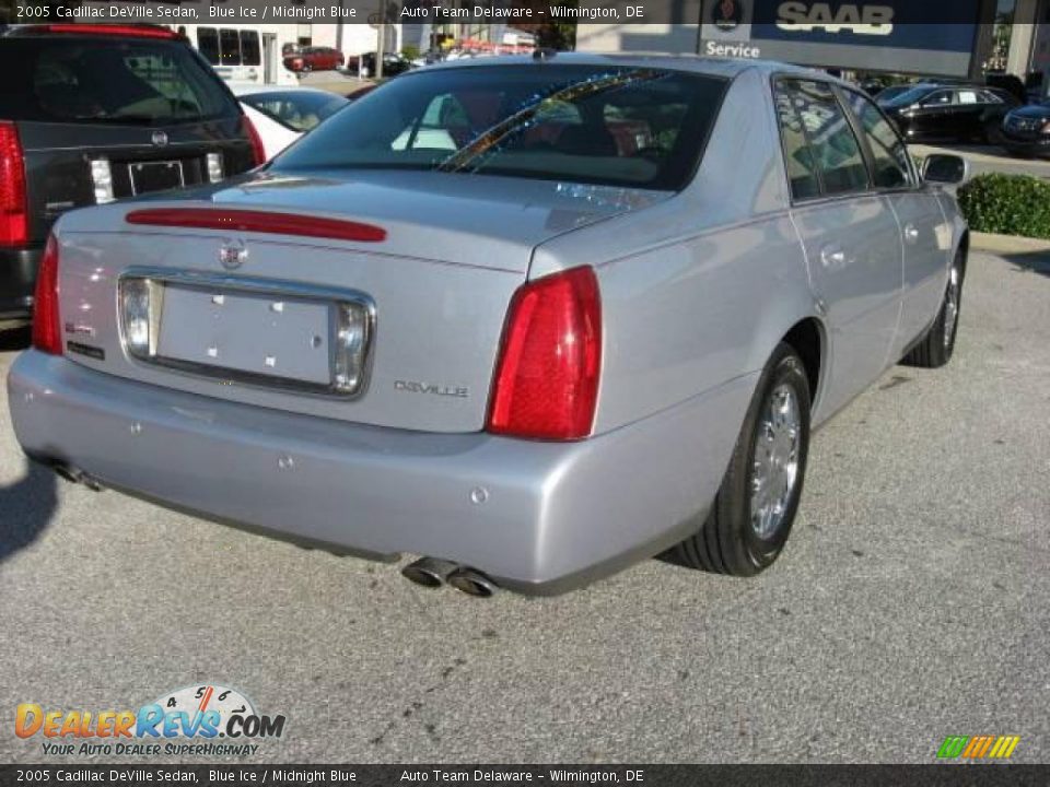 2005 Cadillac DeVille Sedan Blue Ice / Midnight Blue Photo #7