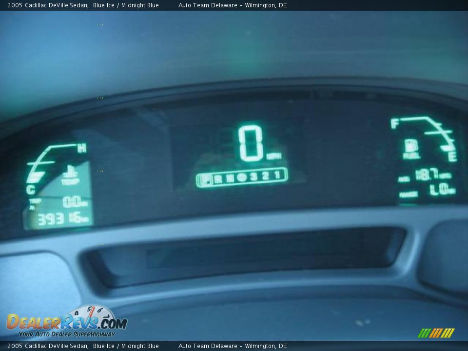 2005 Cadillac DeVille Sedan Blue Ice / Midnight Blue Photo #16