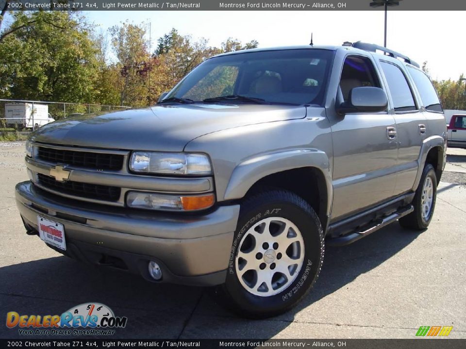 2002 Chevrolet Tahoe Z71 4x4 Light Pewter Metallic / Tan/Neutral Photo #1