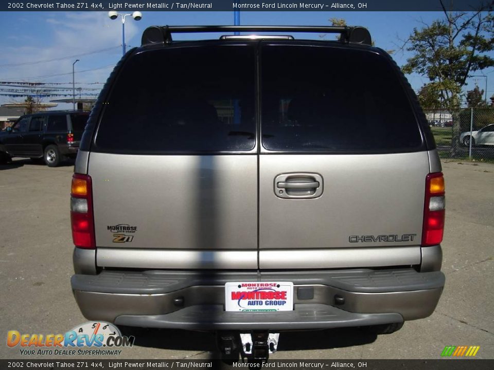 2002 Chevrolet Tahoe Z71 4x4 Light Pewter Metallic / Tan/Neutral Photo #4