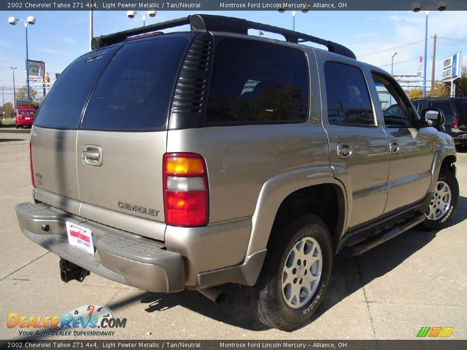 2002 Chevrolet Tahoe Z71 4x4 Light Pewter Metallic / Tan/Neutral Photo #5