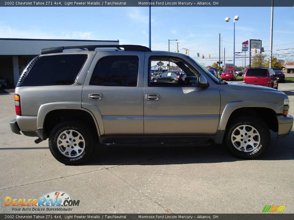 2002 Chevrolet Tahoe Z71 4x4 Light Pewter Metallic / Tan/Neutral Photo #6