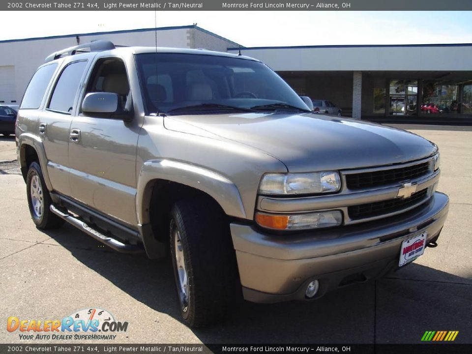 2002 Chevrolet Tahoe Z71 4x4 Light Pewter Metallic / Tan/Neutral Photo #7