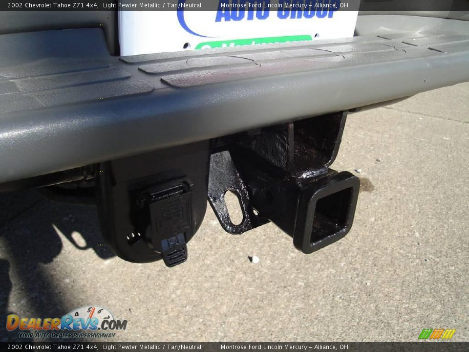 2002 Chevrolet Tahoe Z71 4x4 Light Pewter Metallic / Tan/Neutral Photo #13