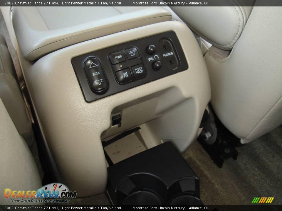 2002 Chevrolet Tahoe Z71 4x4 Light Pewter Metallic / Tan/Neutral Photo #21