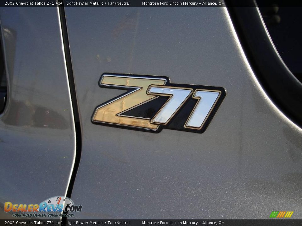 2002 Chevrolet Tahoe Z71 4x4 Light Pewter Metallic / Tan/Neutral Photo #28