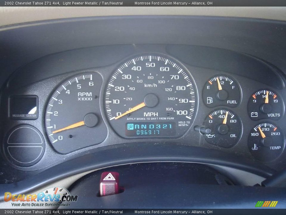 2002 Chevrolet Tahoe Z71 4x4 Light Pewter Metallic / Tan/Neutral Photo #31